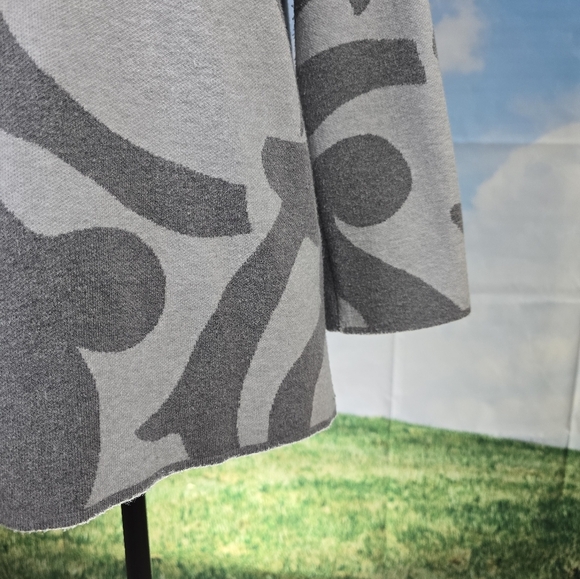 CHICO'S | PRINTED STRUCTURED MOCK-NECK SWEATER - Picture 13 of 16